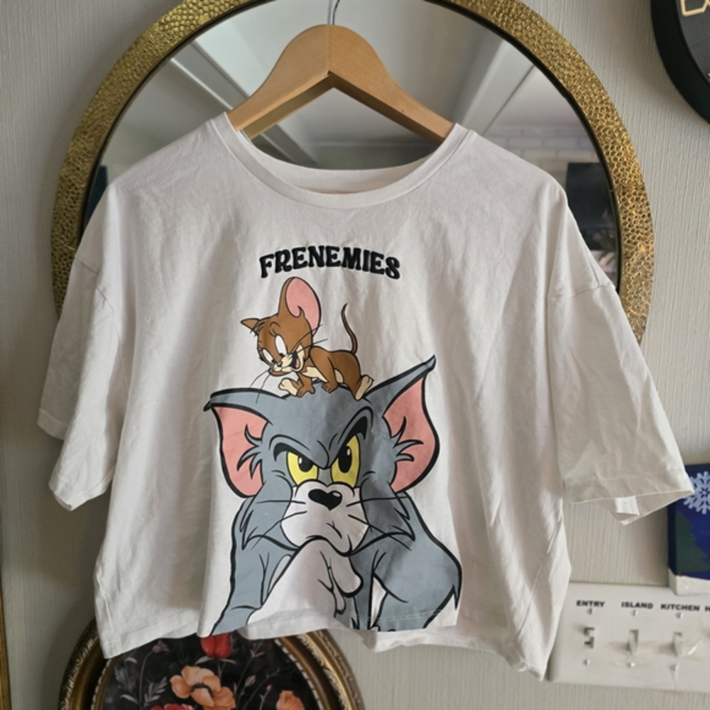 Frenemies‎ White Graphic Tee cropped unisex xl